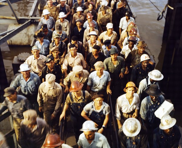 Workers leaving Pennsylvania shipyards
