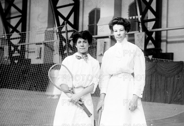 Erna Marcus, Mrs. Frederick Schmitz ca. 1910