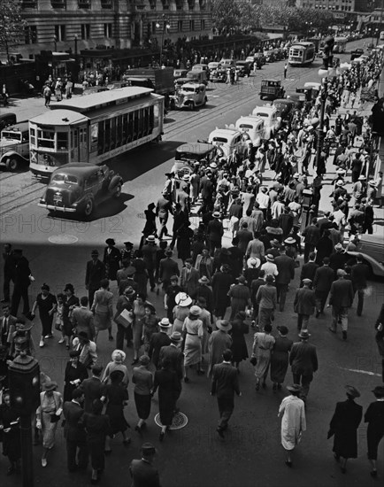 1930s New York City - Fifth Avenue and 42nd Street, looking west from Seymour Building, 503 Fifth Avenue, Manhattan ca. 1937