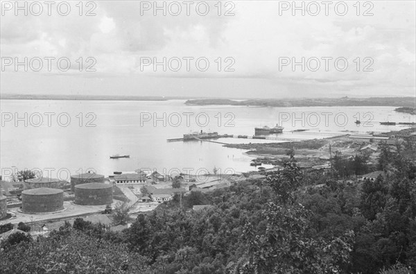 March 1948 - Balikpapan; overview of the oil port - Location: Balikpapan, Borneo, Indonesia, Kalimantan
