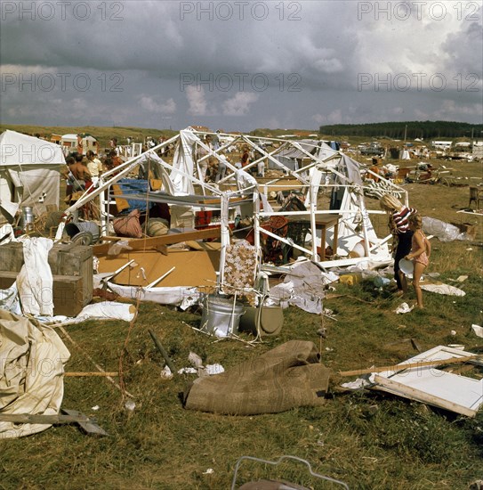 Wind damage in Ameland; havoc at the Duinoord campsite. Date August 11, 1972 in Ameland, Friesland
