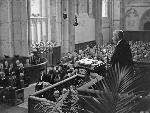 October 10, 1947 - Baptism princess Marijke (Christina) in the Dom church in Utrecht - Court preacher Ds. J.F. Berkel during predication