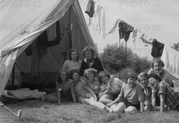 1950 - VCJC (Vrijzinnig Christelijke Jeugd Centrale) Youth Camp in Heemstede (North Holland) - Heemstede, Noord-Holland