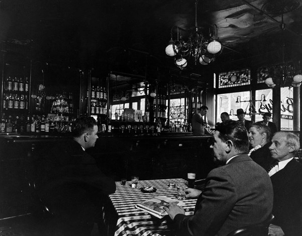 1930s New York City - 56th Street and First Avenue [Billie's Bar], Manhattan ca. 1936