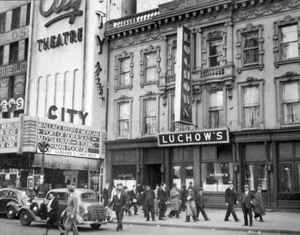 1930s New York City - Luchow's Restaurant, 110 East 14th Street, Manhattan ca. 1938