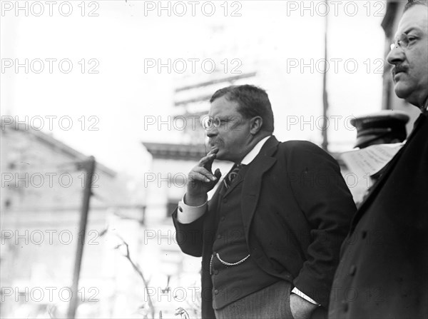 Theodore Roosevelt preparing to speak, outside, New York (Yonkers) 1910