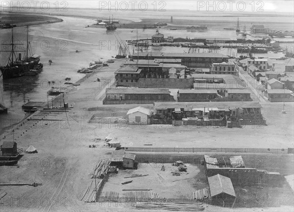 Ship passing the Suez Canal ca. 1910-1915