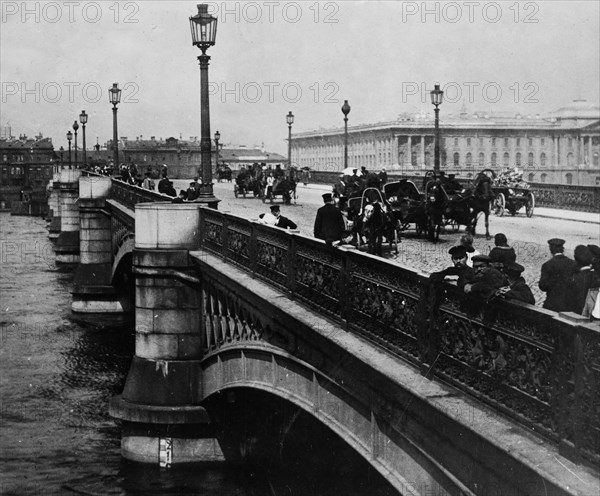 Blagoveshchensky (Annunciation) Bridge which was called the Nikolaevsky Bridge from 1855 to 1918 in honor of Tsar Nicholas I ca. 1900-1907