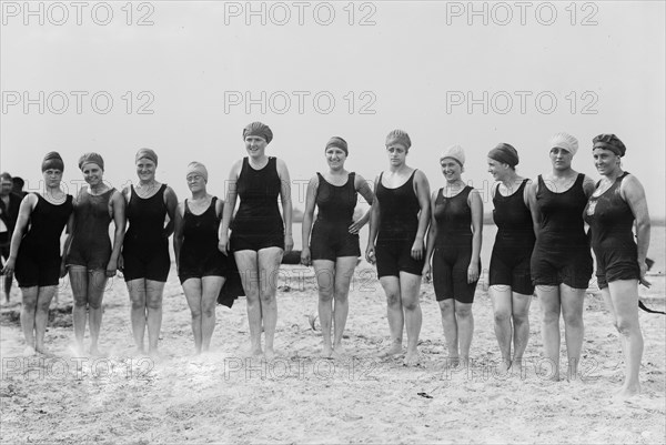 Women's swimming contestants at Sheepshead Bay, Brooklyn, New York City, July 16, 1914