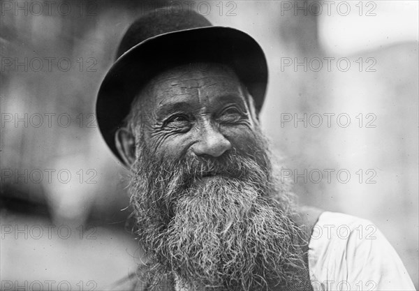 Orthodox Jewish men ca. 1910-1915