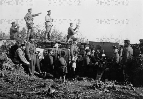 Bulgarian soldiers with guns at Çatalca, Turkey during the Balkan Wars ca. 1912-1913