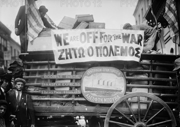 Greek immigrants leaving New York City to return to their country and fight in the first Balkan War, which began in October 1912