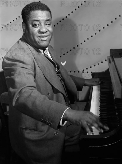 Jazz pianist Art Tatum, Vogue Room 1948