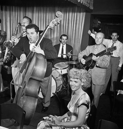 Portrait of Chubby Jackson, Billy Bauer, and Dottie Reid, Onyx, New York, N.Y., ca. July 1947