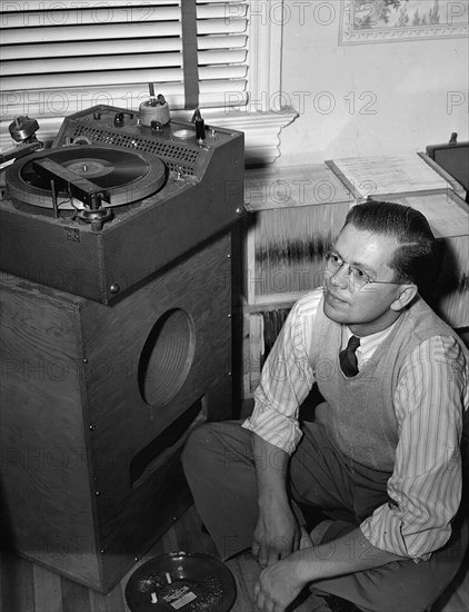 Portrait of Gordon Gullickson in his shop, ca. Dec. 1941