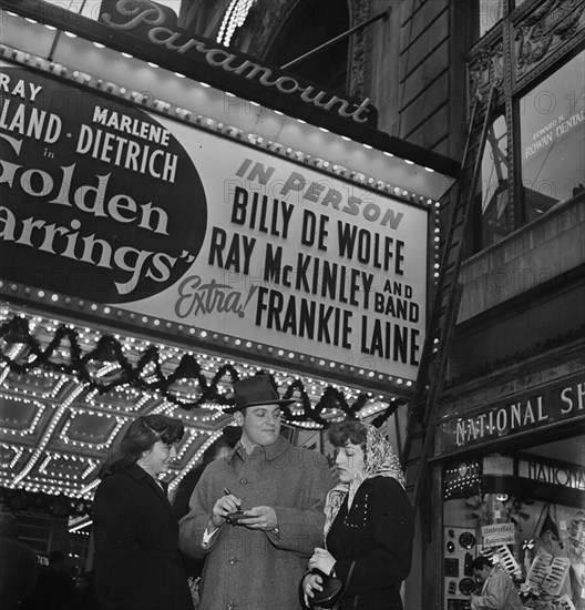 Portrait of Frankie Laine, Paramount Theater, New York, N.Y., between 1946 and 1948