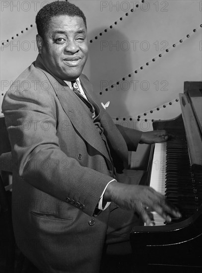 Portrait of Art Tatum, Vogue Room, New York, N.Y., between 1946 and 1948