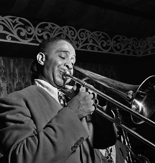 Portrait of Henry Wells, Aquarium, New York, N.Y., ca. Jan. 1947