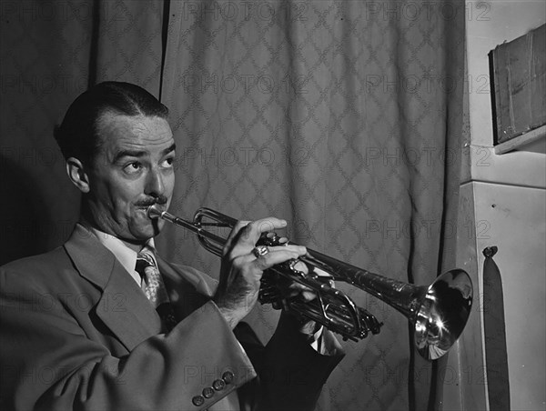 Portrait of Bobby Hackett, Paramount Theater, New York, N.Y., ca. Aug. 1946