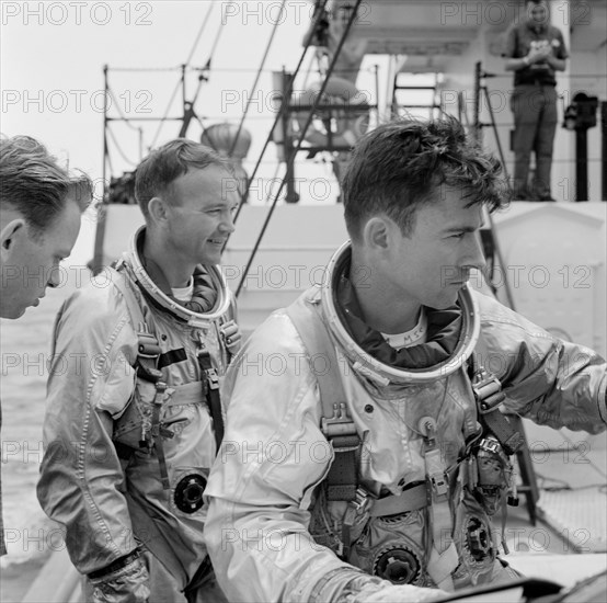 ASTRONAUT MICHAEL COLLINS - TRAINING - WATER EGRESS (GEMINI-TITAN [GT]-10)