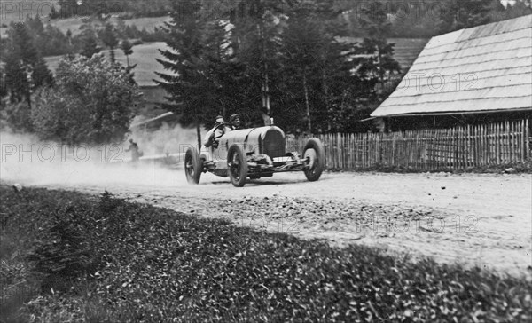 Qualifying for the Polish Championship car race in Krzyzowa; June 1929 Engineer Henryk Liefeldt in a Daimler car