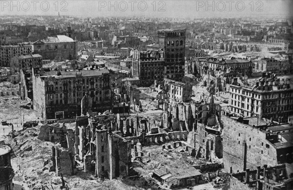 Warsaw's downtown viewed from the Prudential building ca. 1946