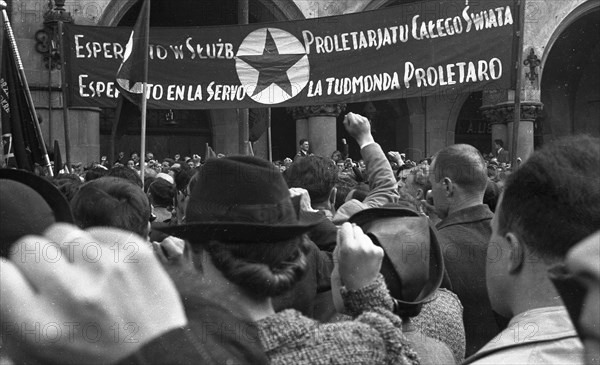 Rally of the Polish Socialist Party during Labor Day celebrations. General view of the crowd of participants gathered on the Main Square under the Cloth Hall in Krakow ca. May 1, 1936