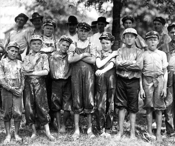 Some of the youngsters in the Belton Mfg. Co. Two of the youngest, May 1912