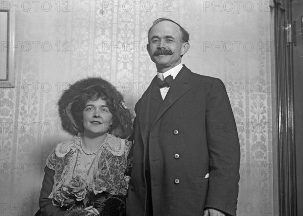 B.B. Lindsey and wife ca. 1910-1915
