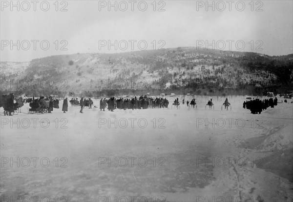 Date: 1910-1915 - Horse Race -- Lake George