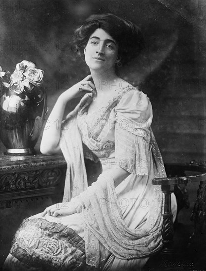 Date: 1910-1915 - Evelyn Parnell