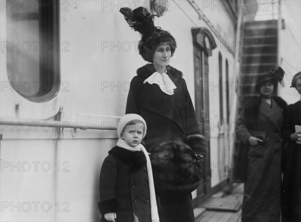 Date: 1910-1915 - Countess de Bertier and son