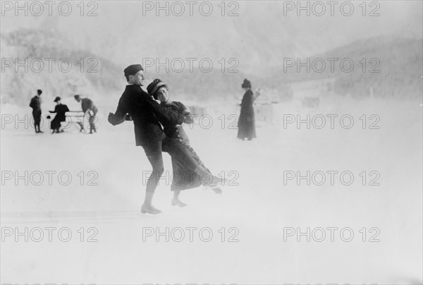 Date: 1910-1915 - Ice-dancing, St. Moritz