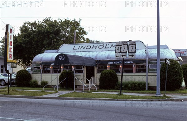 1970s United States - Lindholm Diner - Route 7 - Rutland - Vermont 1976