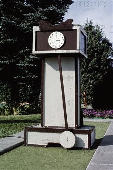 1980s United States -  Big Ben -  Leisure Twin Putt -  Albuquerque -  New Mexico ca. 1987