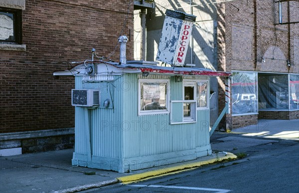 1980s America -  Popcorn Building, Storm Lake, Iowa 1987