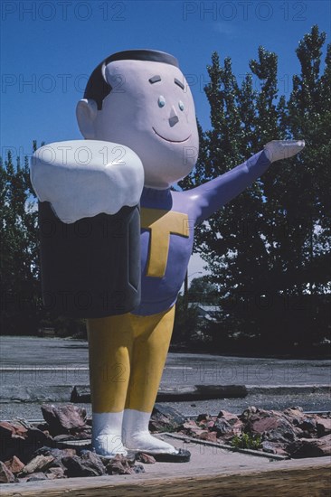 2000s America -  A & W statue, Thermopolis, Wyoming 2004