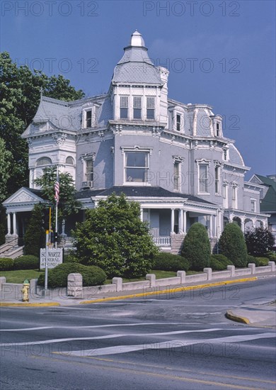 1980s America -  Schwartz Funeral Home, Hannibal, Missouri 1982