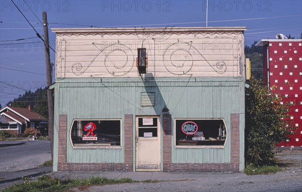 1980s America -  Bellows Tavern, Burlington, Washington 1987