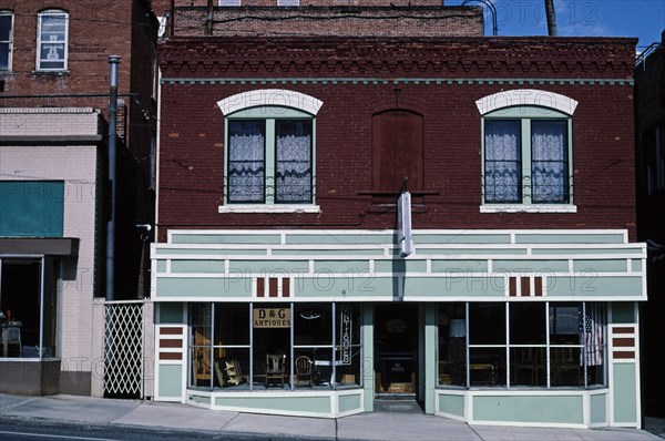 2000s America - D & G Antiques, Butte, Montana 2004
