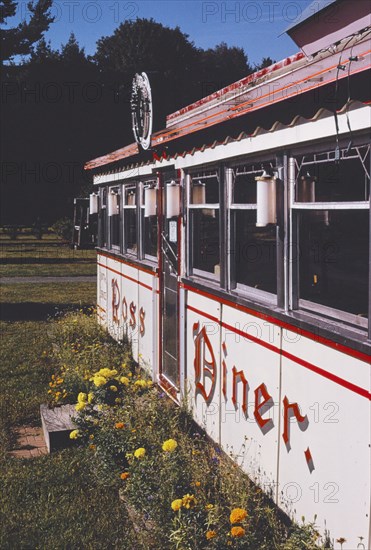 1990s America -   Ross Diner, Quechee, Vermont 1995