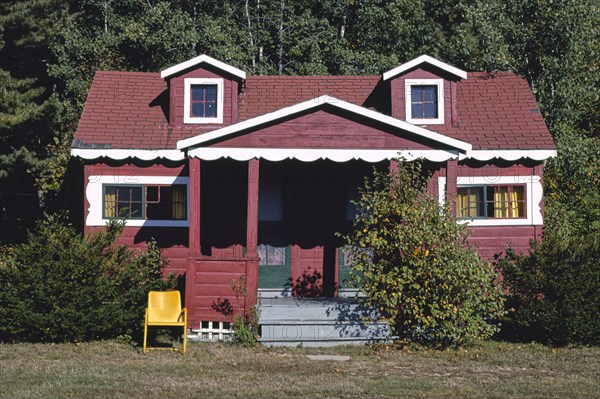 1980s United States -  Trail's End Motel, Route 2, Hanover, Maine 1984