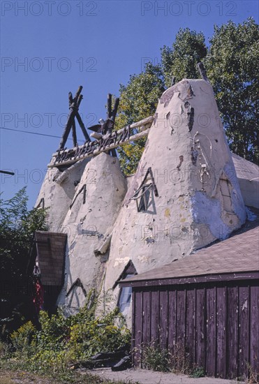 1980s America -   Teepee Inn, Adrian, Michigan 1988