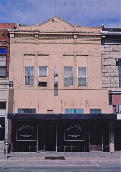 1980s America -  Jim's Little Bar, Beatrice, Nebraska 1982