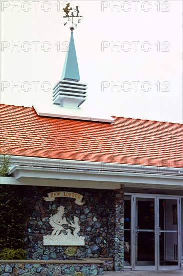 1970s America -   Hojo Restaurant, Niantic, Connecticut 1976