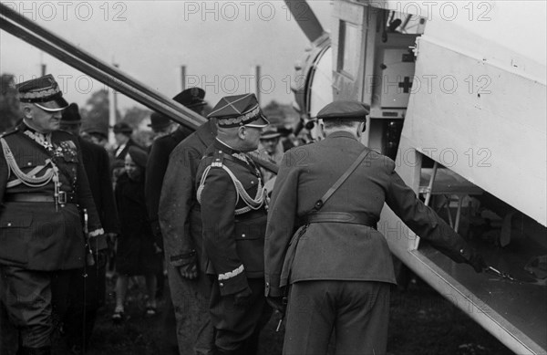 Deputy Minister of Military Affairs General Aleksander Litwinowicz (stands sideways, in the center, in the foreground) ca. 1938