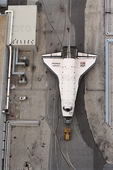 Endeavour moved from the Orbiter Processing Facility, bay 3, for temporary storage in the Vehicle Assembly Building to make room for the return of Atlantis on May 24, 1997