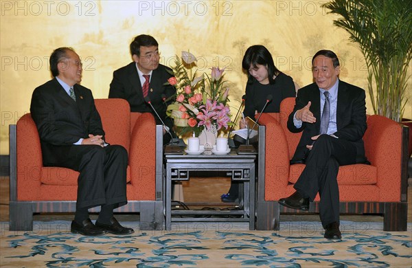 Reportage: Dr. Jim Yong Kim, U.S. Nominee for the World Bank Presidency on "global listening tour" - meeting with Chinese Vice Premier Wang Qishan 3/31/2012
