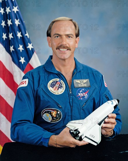 1991 - Official portrait of STS-44 Terra Scout payload specialist Thomas J. Hennen