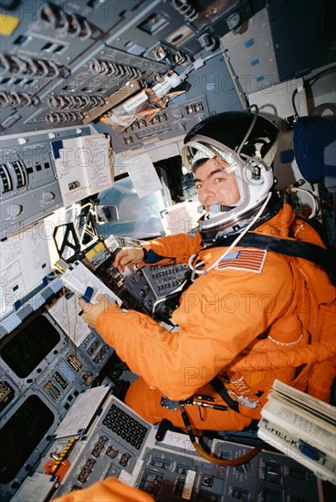 1992 - STS-46 Pilot Allen, in LES, at pilots station on OV-104's forward flight deck